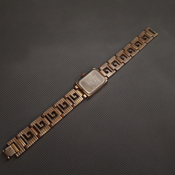 Gianni Versace Watch Quartz Gold Plated Medusa main image 5